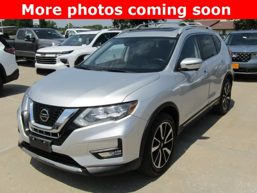 2019 Nissan Rogue SL photo 1