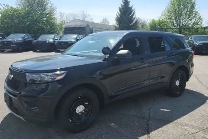 2025 Ford Explorer photo 1