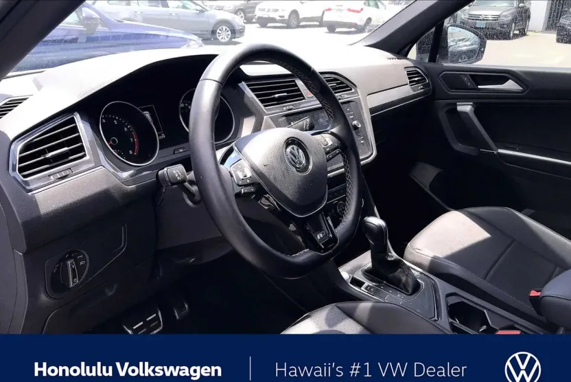 2020 Volkswagen Tiguan SE R-Line Black photo 1