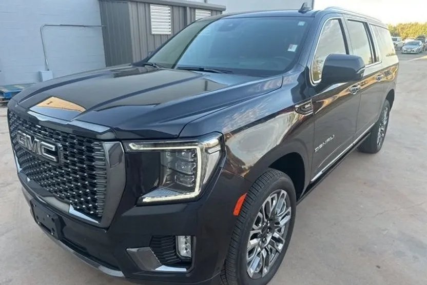 2024 Gmc Yukon XL Denali Ultimate photo 1