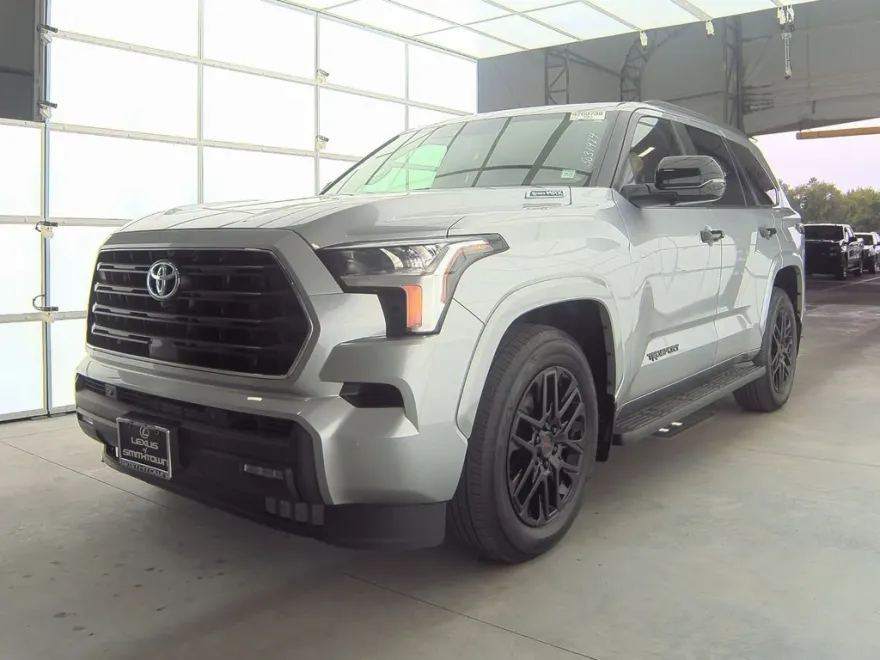 2024 Toyota Sequoia SR5 photo 1