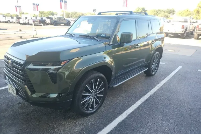 2024 Lexus GX 550 Luxury photo 1