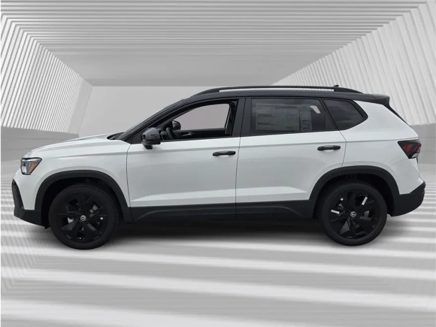 2025 Volkswagen Taos SE photo 1