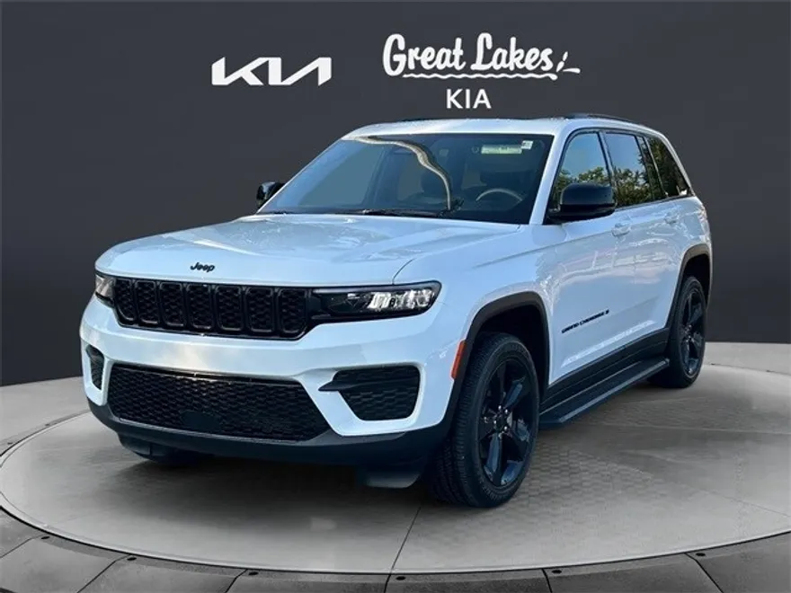 2025 Jeep Grand Cherokee Laredo Altitude X photo 1