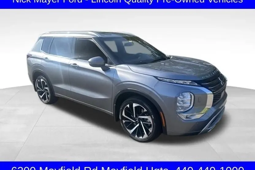 2022 Mitsubishi Outlander SEL photo 1