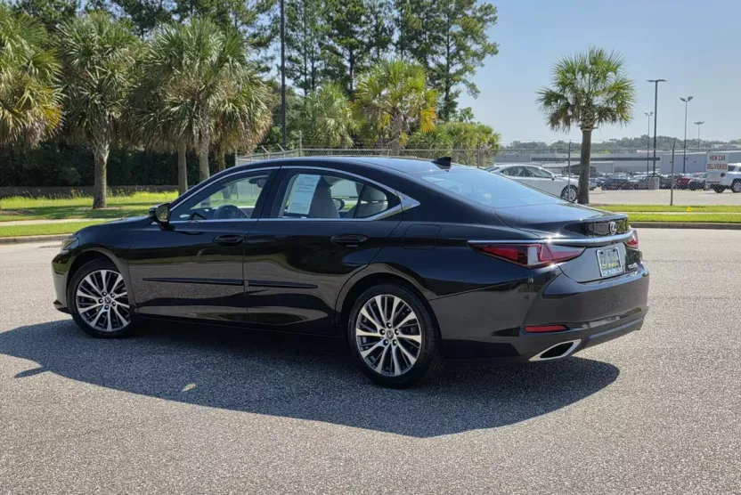 2020 Lexus ES 350 Luxury photo 1