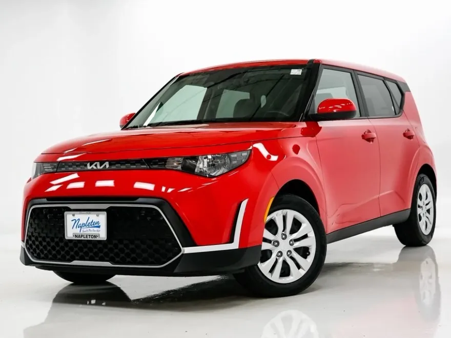 2023 Kia Soul LX photo 1