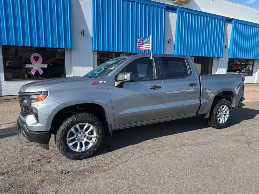 2025 Chevrolet Silverado 1500 photo 1