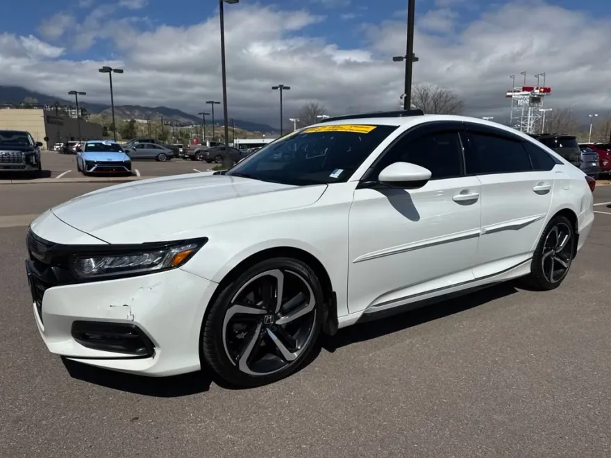 2018 Honda Accord Sport 2.0T photo 1