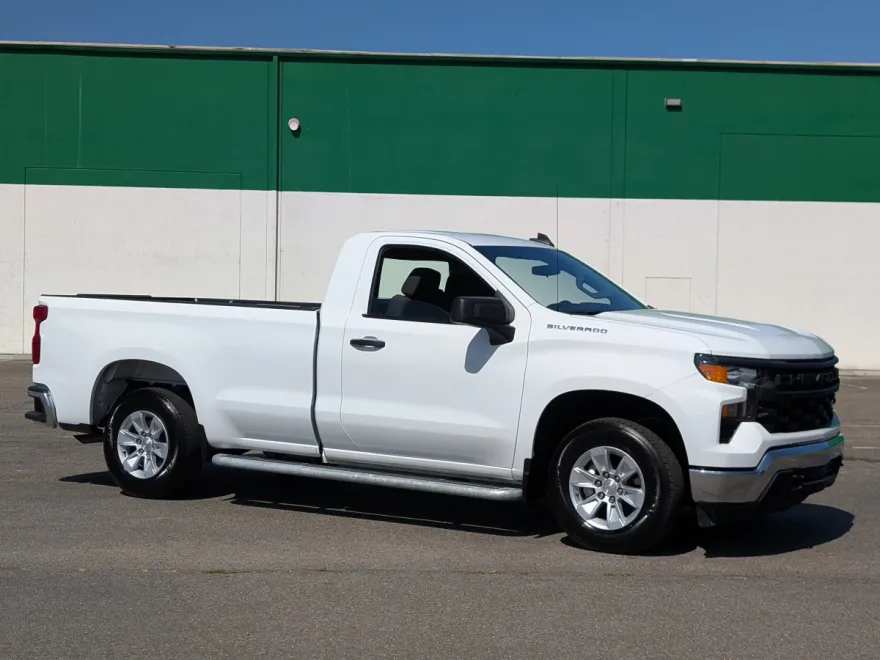 2024 Chevrolet Silverado 1500 photo 1