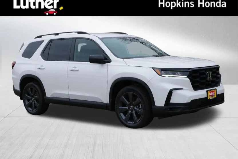 2025 Honda Pilot Sport photo 1