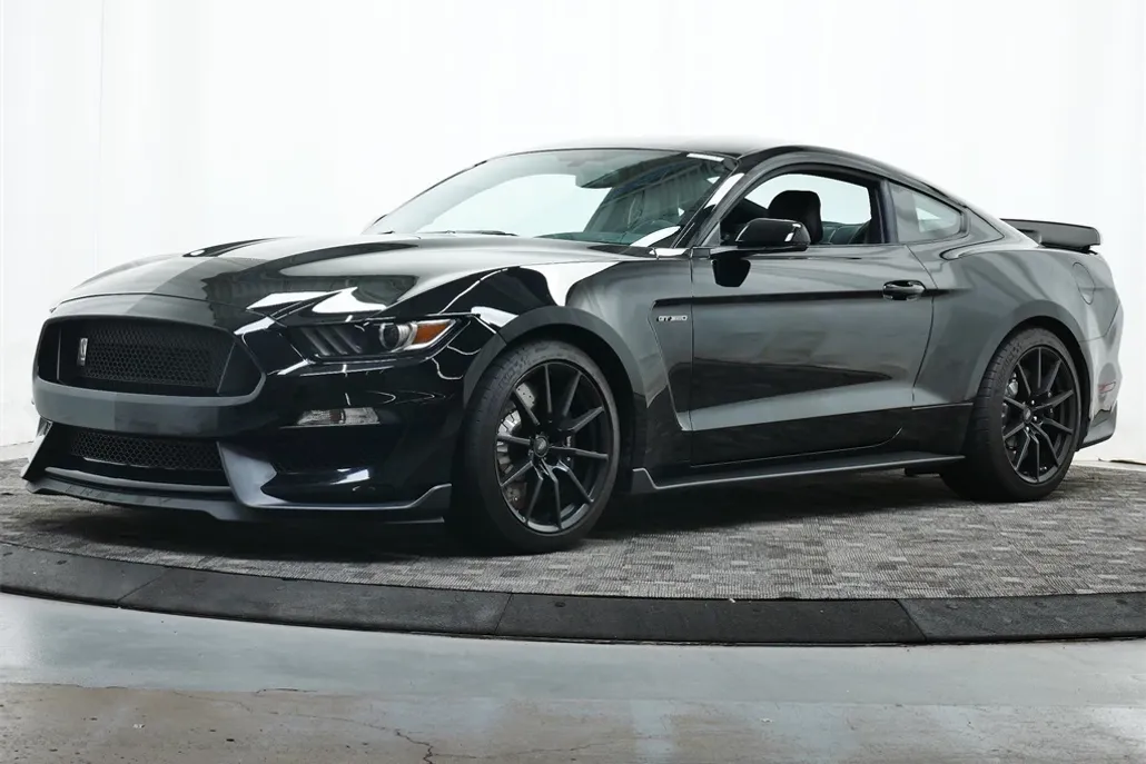 2016 Ford Mustang Shelby GT350 photo 1