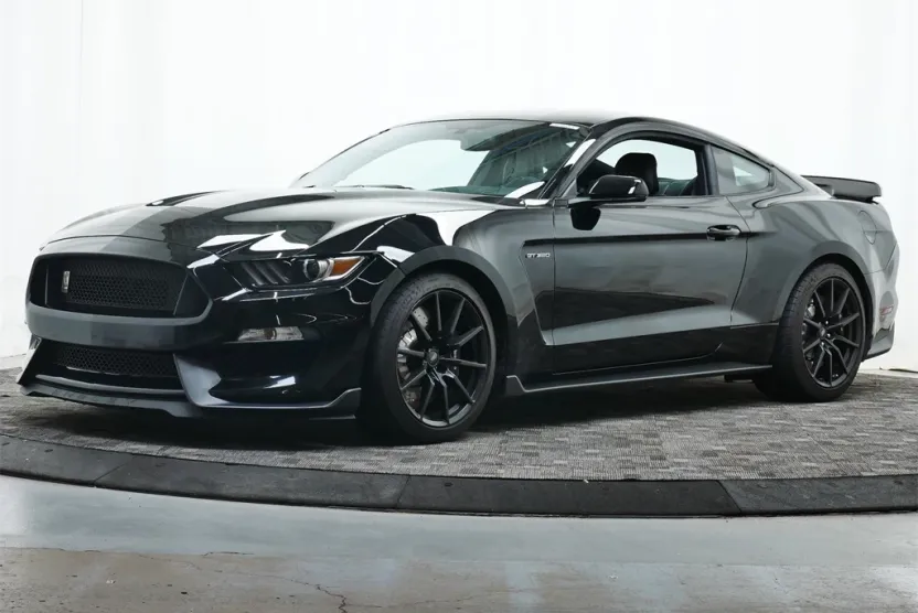 2016 Ford Mustang Shelby GT350 photo 1