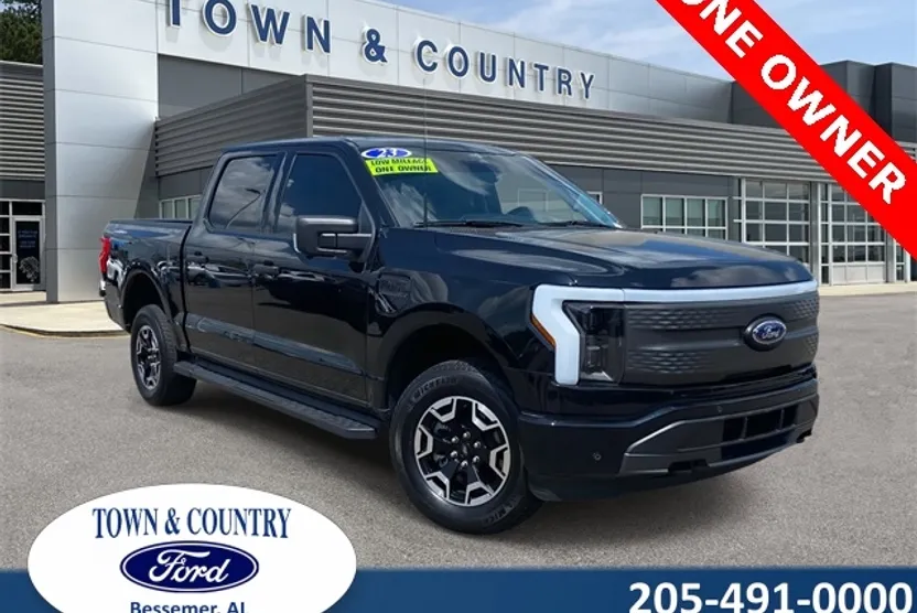 2023 Ford F-150 Lightning XLT photo 1