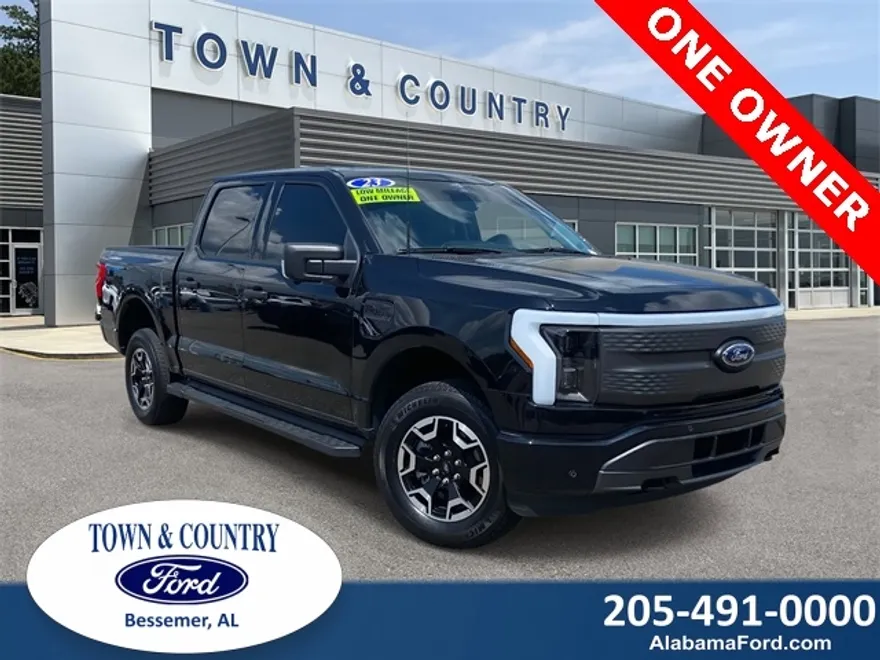 2023 Ford F-150 Lightning XLT photo 1