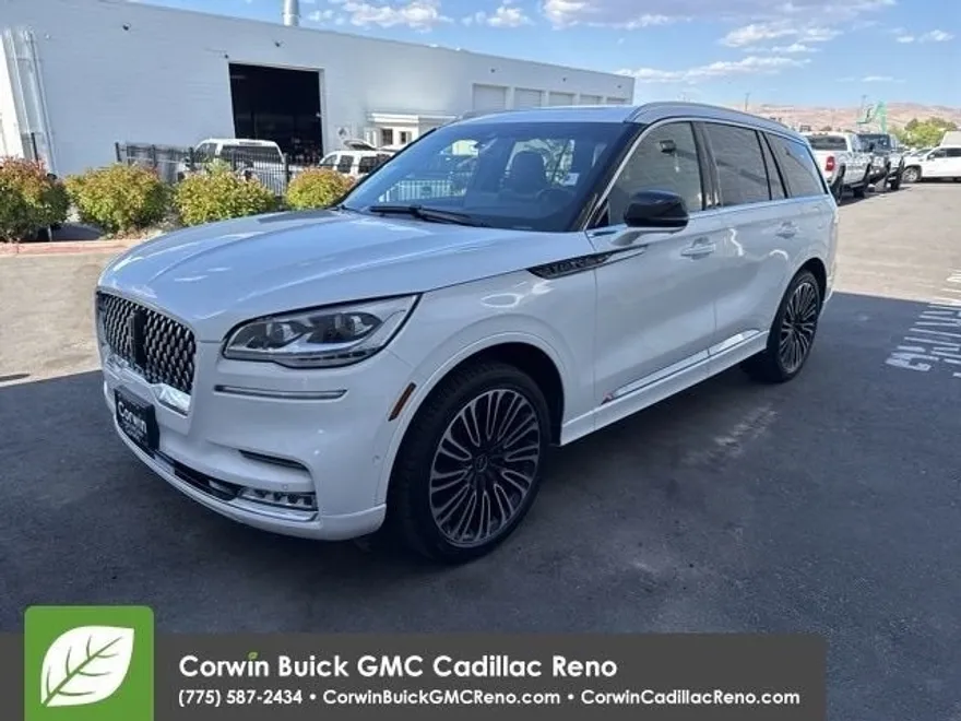 2023 Lincoln Aviator Black Label photo 1