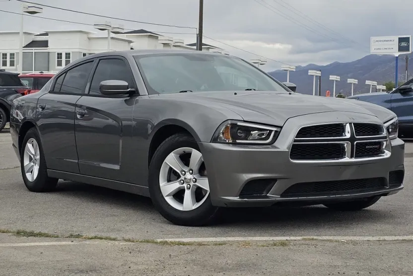 2012 Dodge Charger SE photo 1
