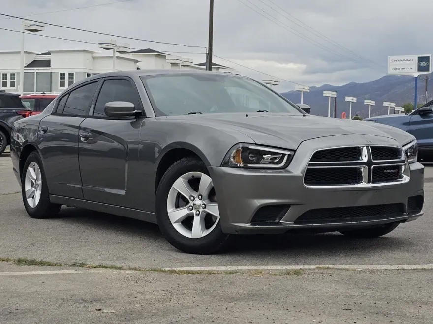 2012 Dodge Charger SE photo 1