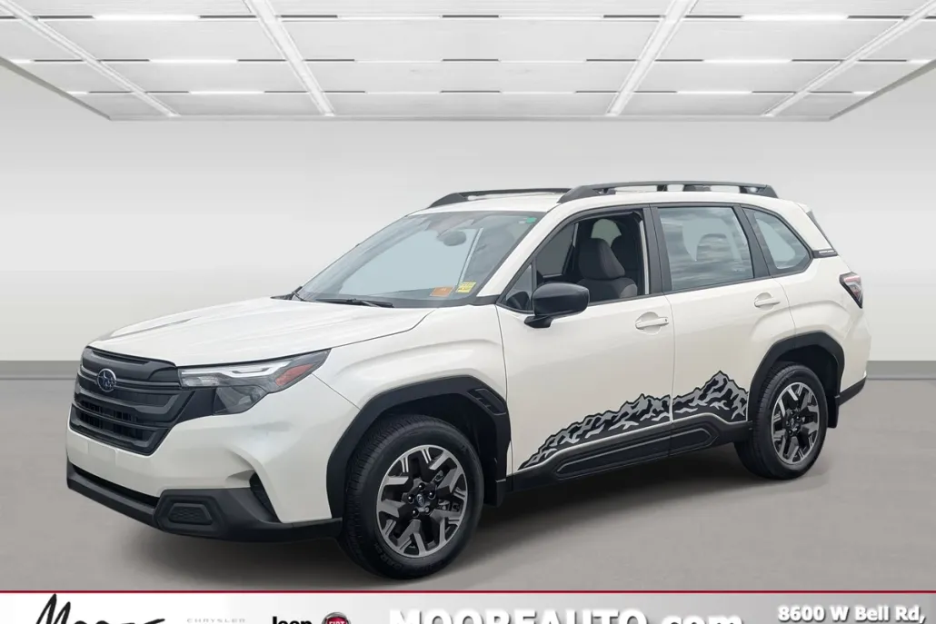 2025 Subaru Forester Base photo 1