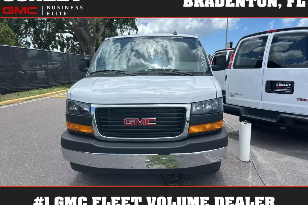 2025 Gmc Savana Cargo 2500 photo 1