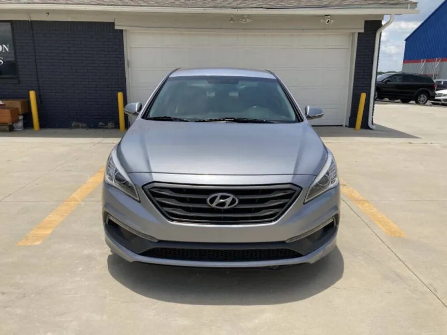 2016 Hyundai Sonata Sport photo 1