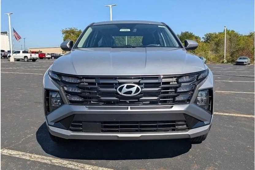2026 Hyundai Tucson SE photo 1