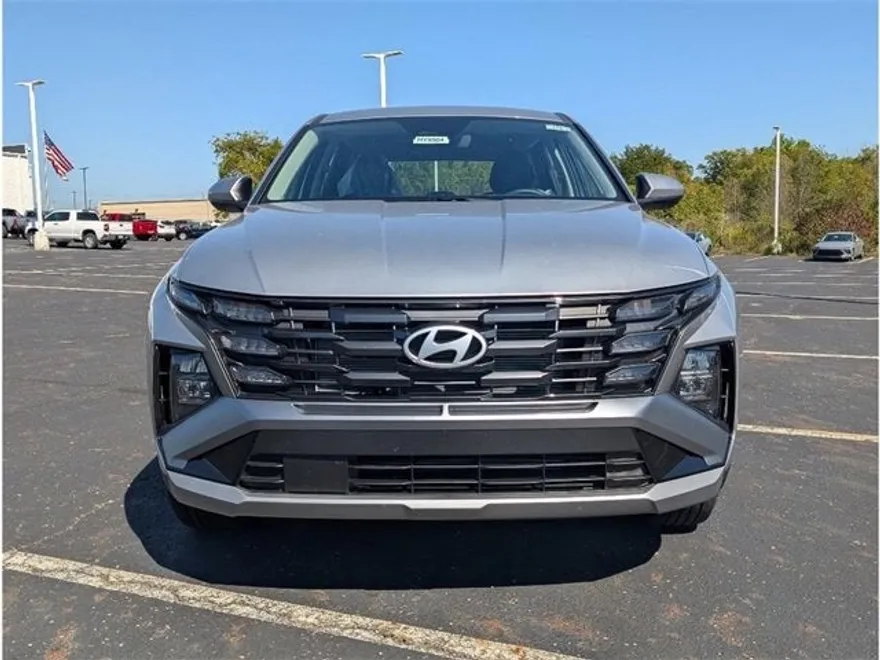 2026 Hyundai Tucson SE photo 1