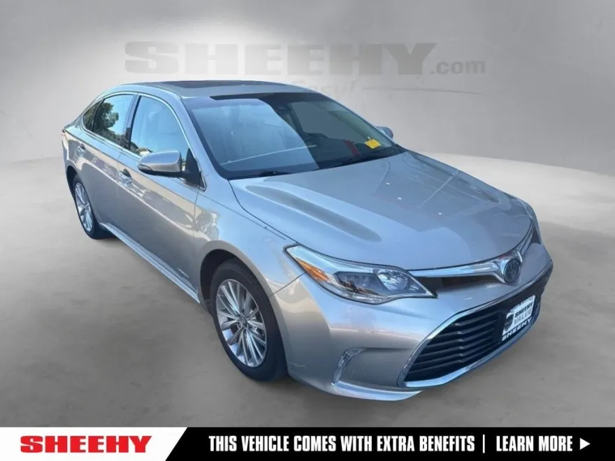2017 Toyota Avalon Hybrid Limited photo 1