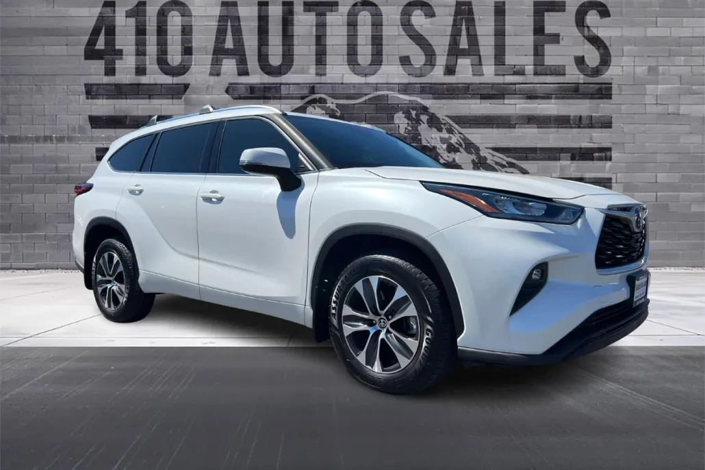 2020 Toyota Highlander XLE photo 1