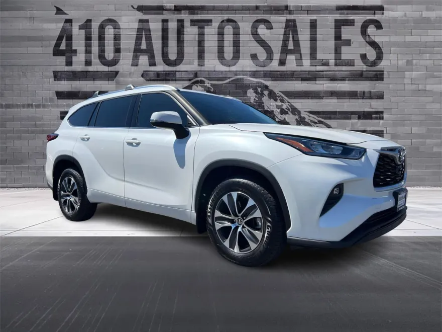 2020 Toyota Highlander XLE photo 1