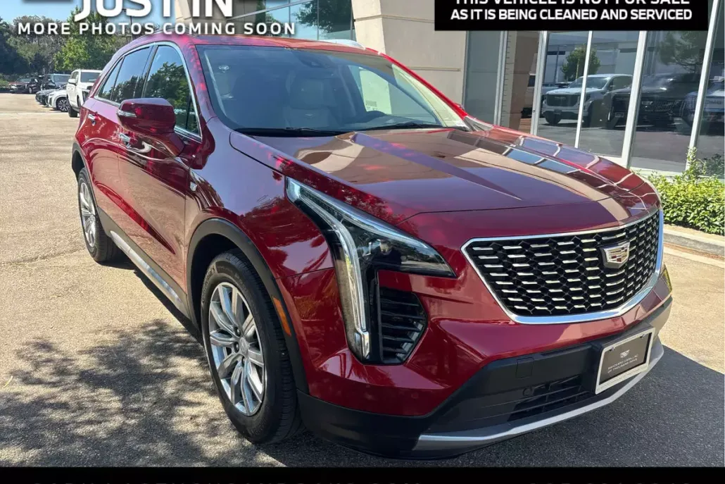 2023 Cadillac XT4 Premium Luxury photo 1