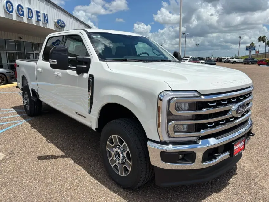 2025 Ford F-250 Lariat photo 1