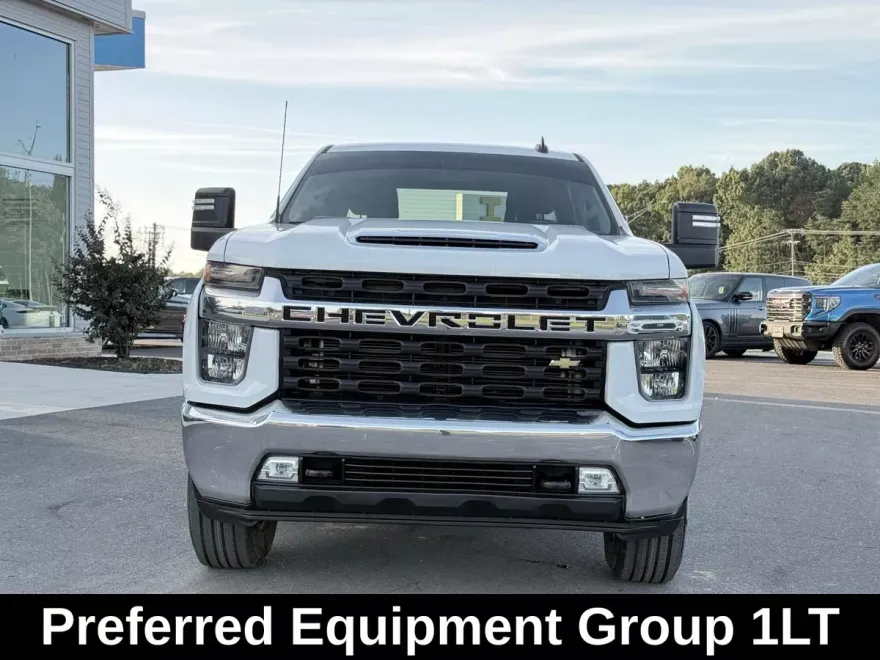 2022 Chevrolet Silverado 2500HD LT photo 1