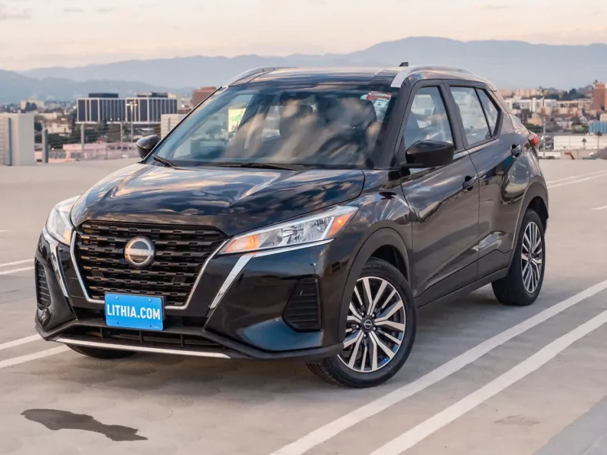 2024 Nissan Kicks SV photo 1