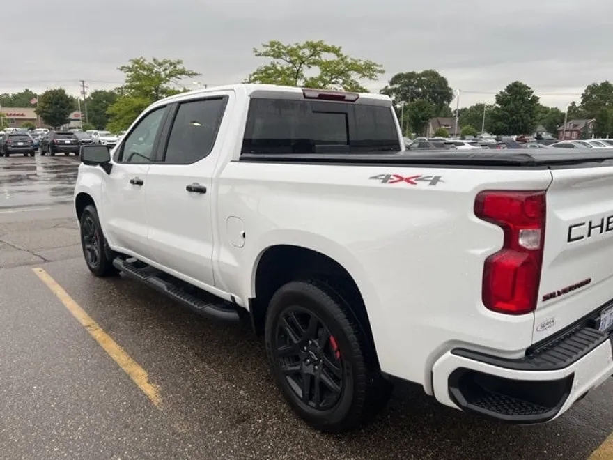 2024 Chevrolet Silverado 1500 RST photo 1