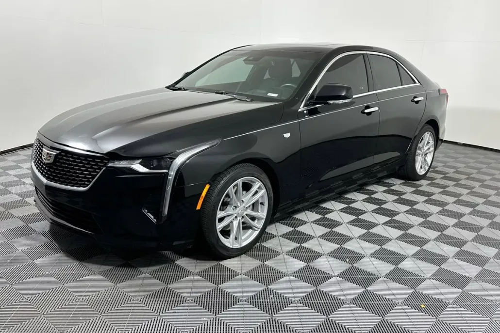 2023 Cadillac CT4 Luxury photo 1