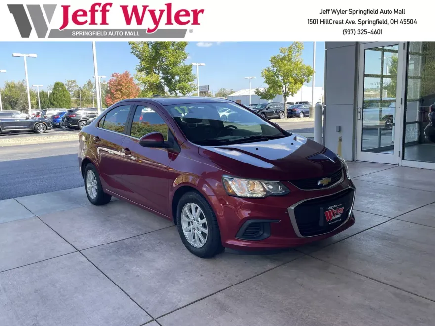 2017 Chevrolet Sonic LT photo 1