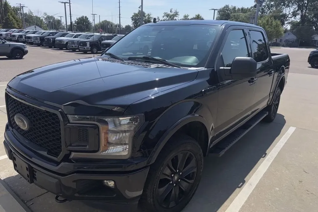 2020 Ford F-150 XLT photo 1