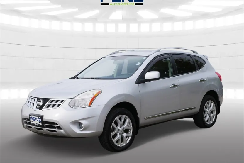 2013 Nissan Rogue SL photo 1