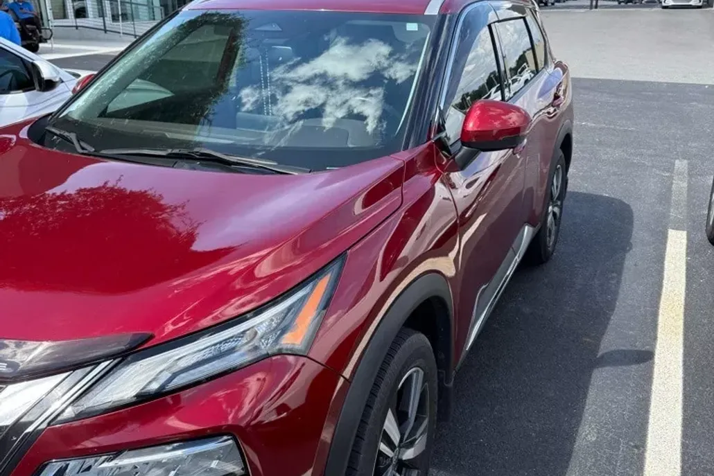 2022 Nissan Rogue SL photo 1