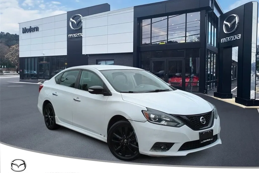 2018 Nissan Sentra SR photo 1