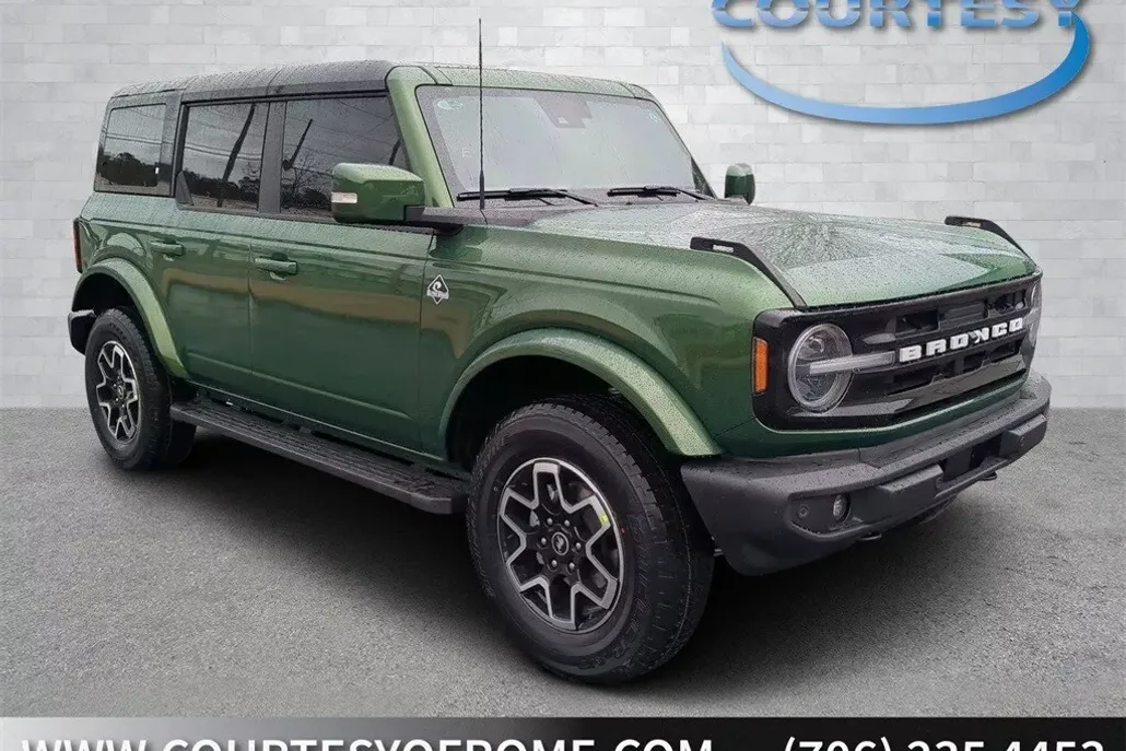 2024 Ford Bronco Outer Banks photo 1