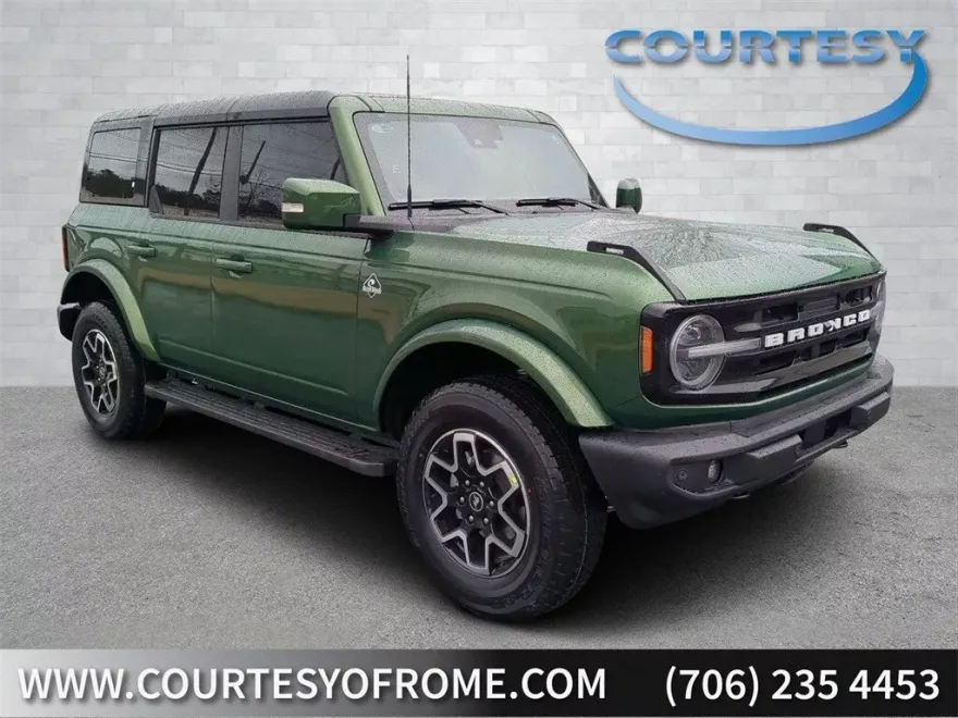 2024 Ford Bronco Outer Banks photo 1