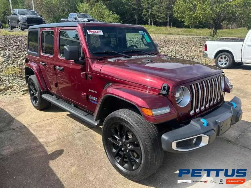 2022 Jeep Wrangler Unlimited Sahara 4xe photo 1