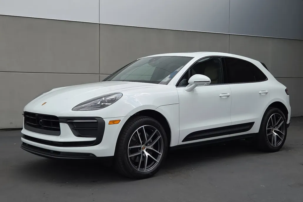 2025 Porsche Macan S photo 1