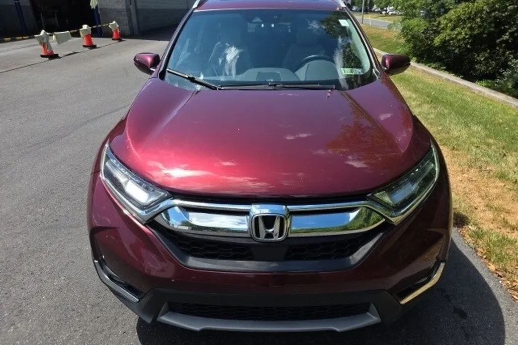 2017 Honda CR-V Touring photo 1