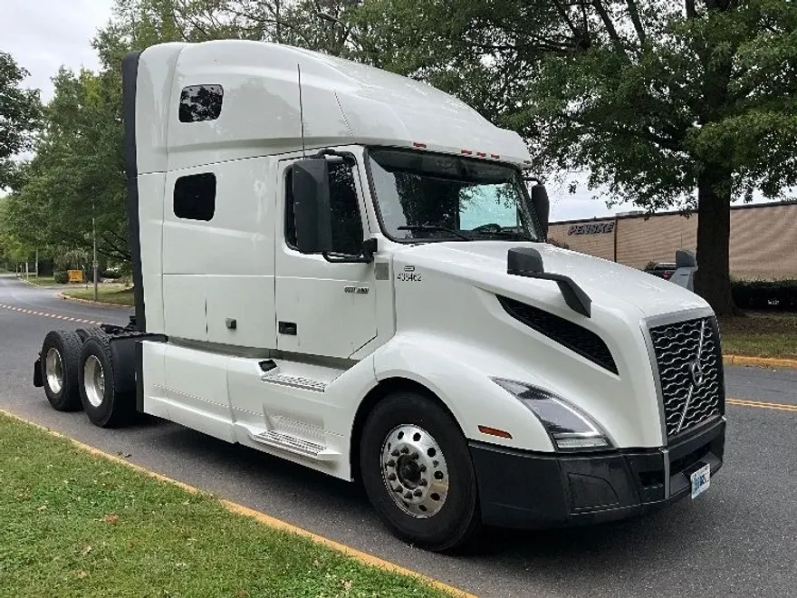 2022 Volvo Truck VNL photo 1