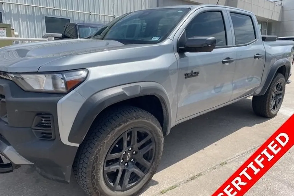 2025 Chevrolet Colorado Trail Boss photo 1