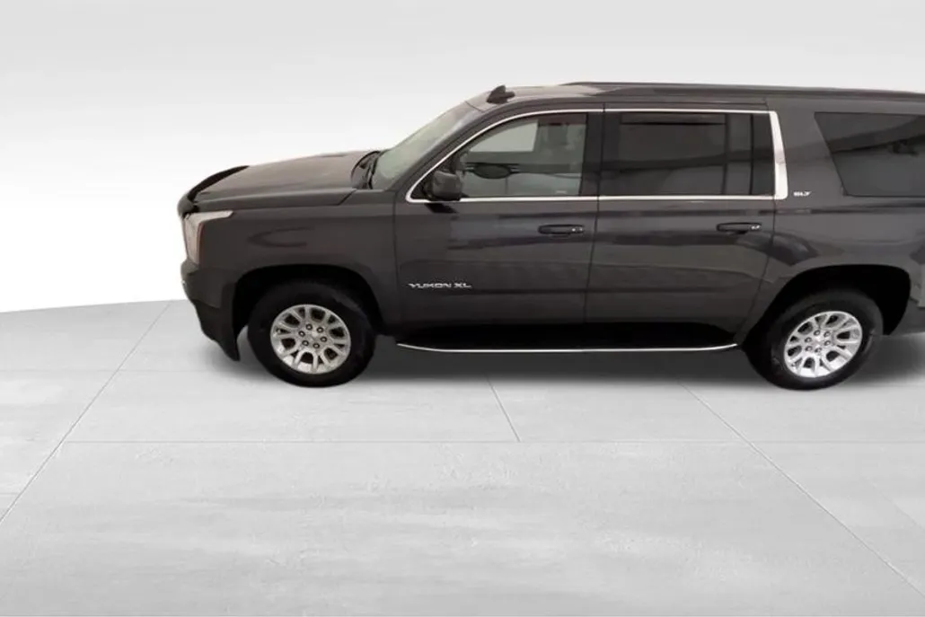 2017 Gmc Yukon XL SLT photo 1