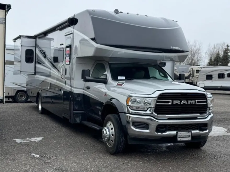 2021 Ram 5500 photo 1